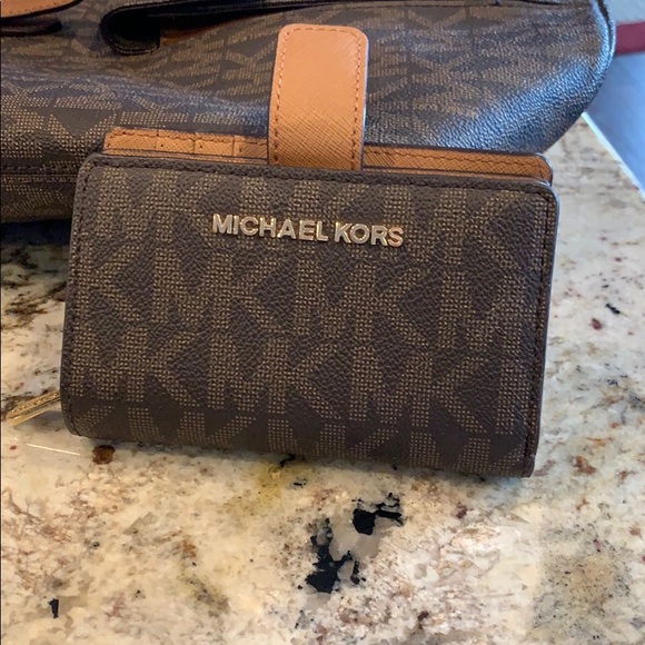 MK bag and wallet - Picture 8 of 8